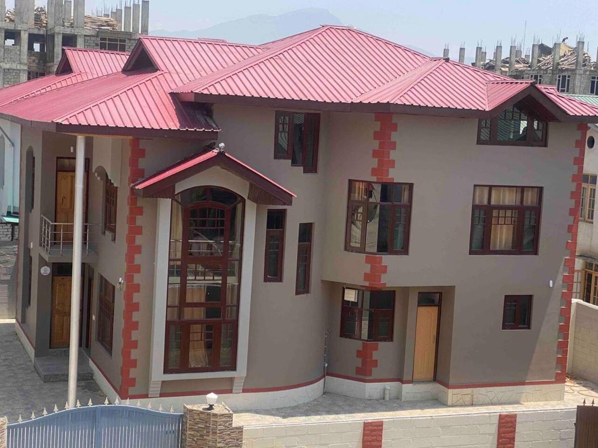 Penthouse * Srinagar (Jammu and Kashmir)