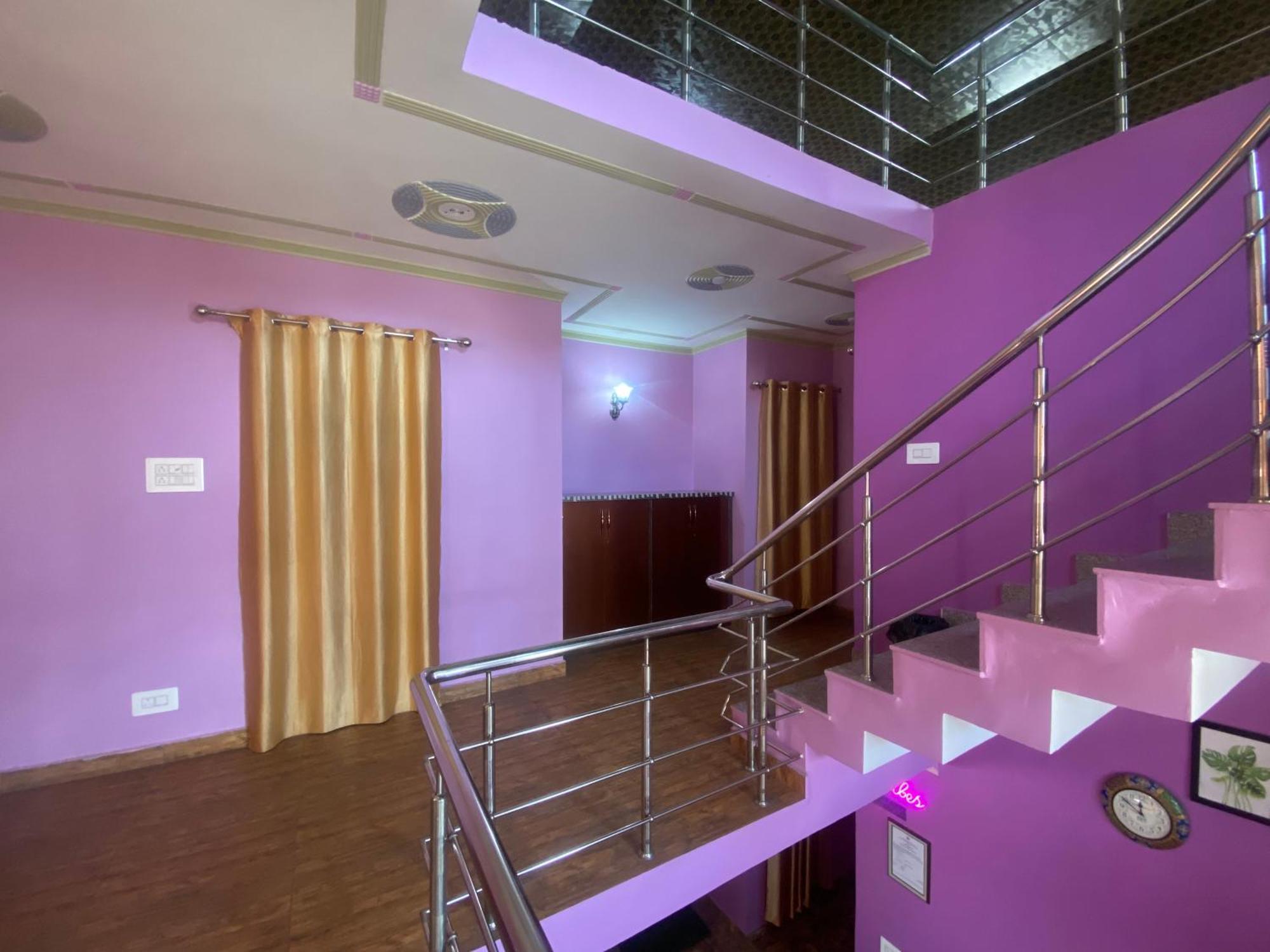 Penthouse Homestay *